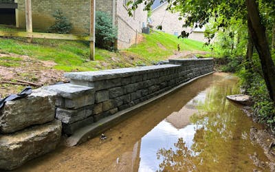 Metropolitan Sewer District Repairs Creek Bank with Novum Wall